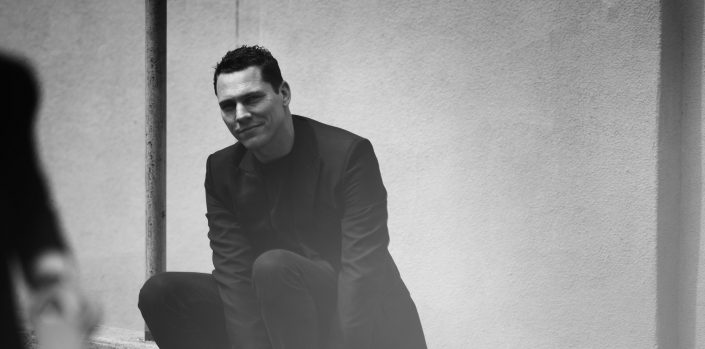 Tiesto grey