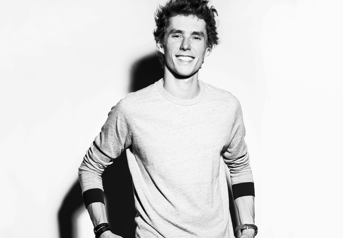 Песня lost frequencies. Lost Frequencies диджей. Lost Frequencies фото. Lost Frequencies девушка. Lost Frequencies Rise.